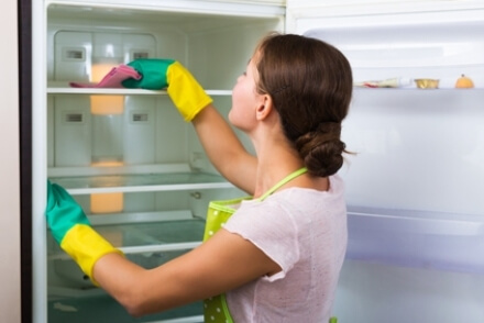 fridge-cleaning how to stop my fridge from smelling